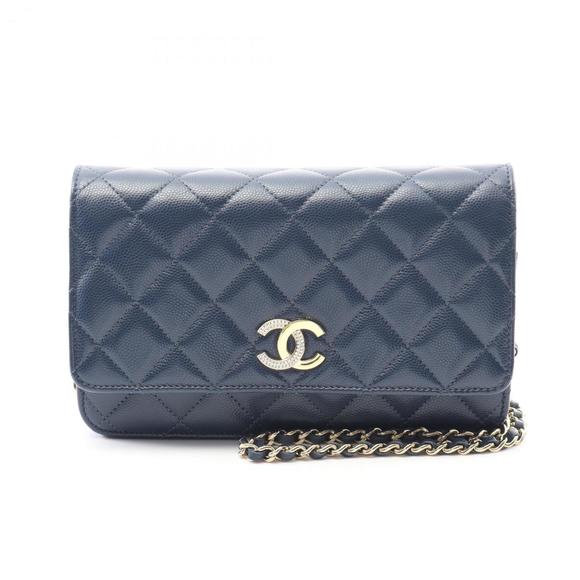 CHANEL Matelasse Shoulder Bag in Calfskin Leather, Navy Blue, AP4246 - Picture 1 of 12